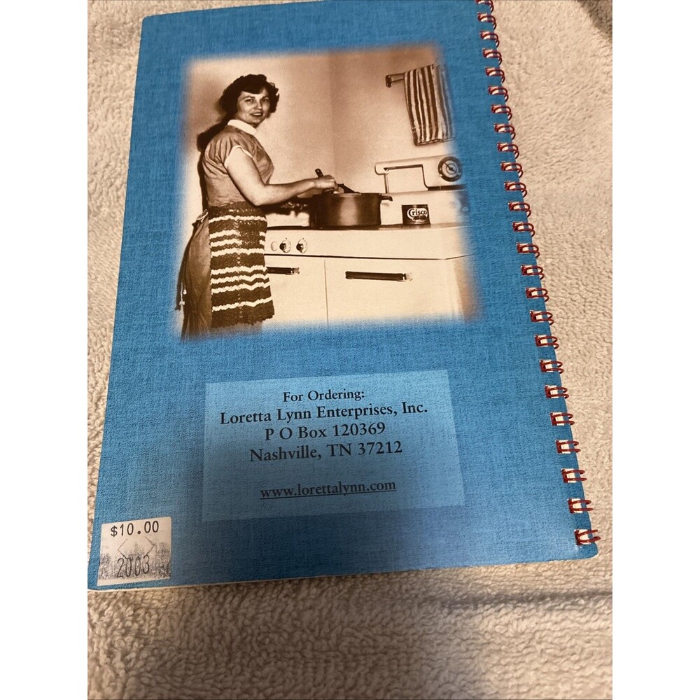 Loretta Lynn Still Cookin' Enough Cookbook Country Music Autographed 2002 - Picture 2 of 10
